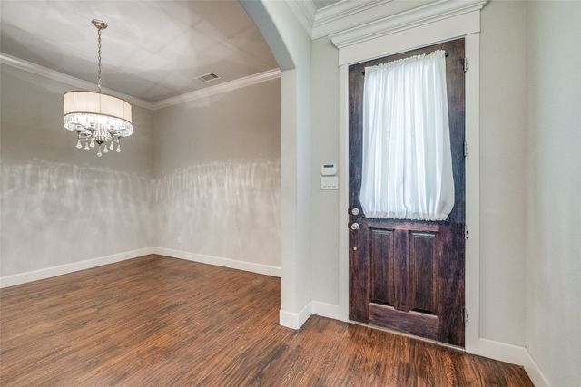 6900 Golf Green Drive, Arlington, TX 76001