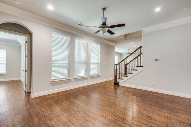 6900 Golf Green Drive, Arlington, TX 76001