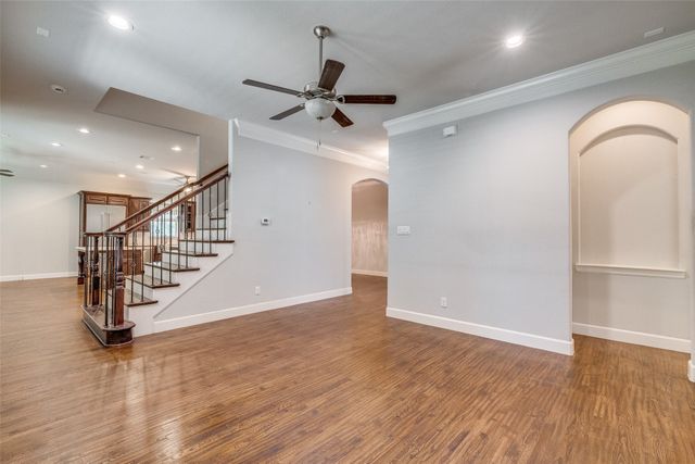 6900 Golf Green Drive, Arlington, TX 76001