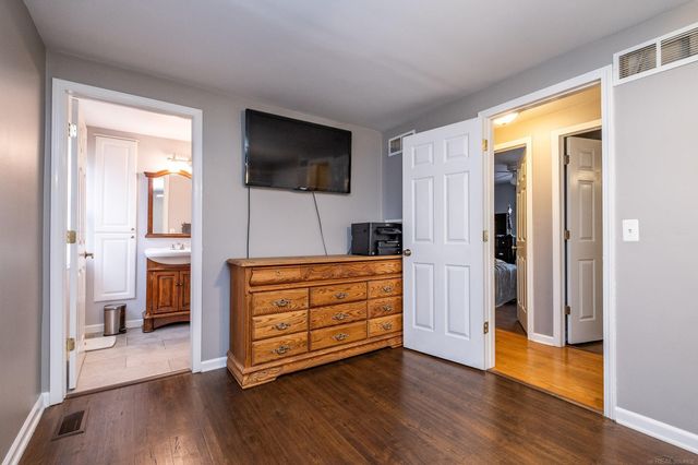 27025 Alger Street, Madison Heights, MI 48071