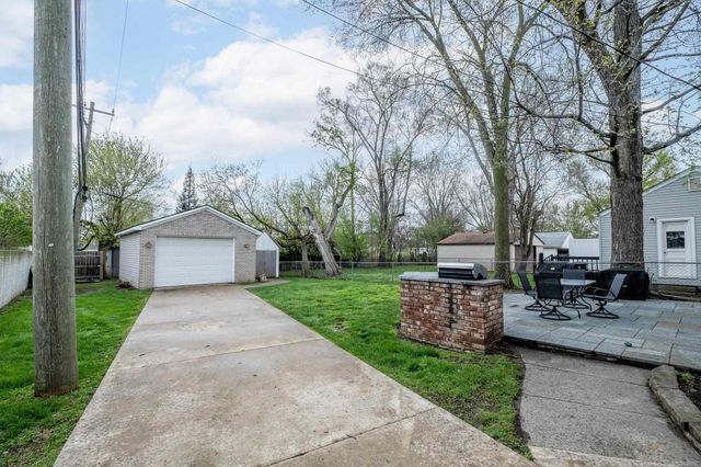 27025 Alger Street, Madison Heights, MI 48071