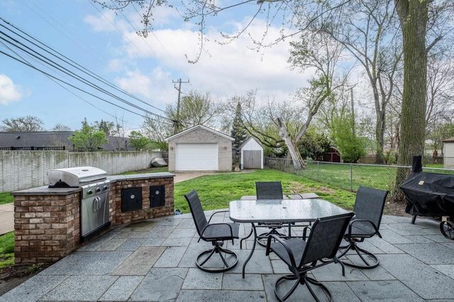 27025 Alger Street, Madison Heights, MI 48071