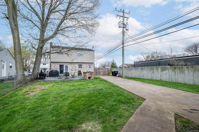 27025 Alger Street, Madison Heights, MI 48071