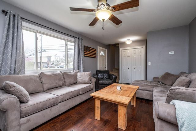 27025 Alger Street, Madison Heights, MI 48071