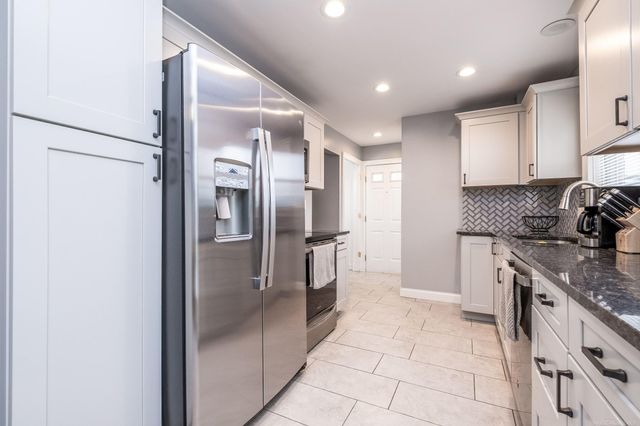 27025 Alger Street, Madison Heights, MI 48071