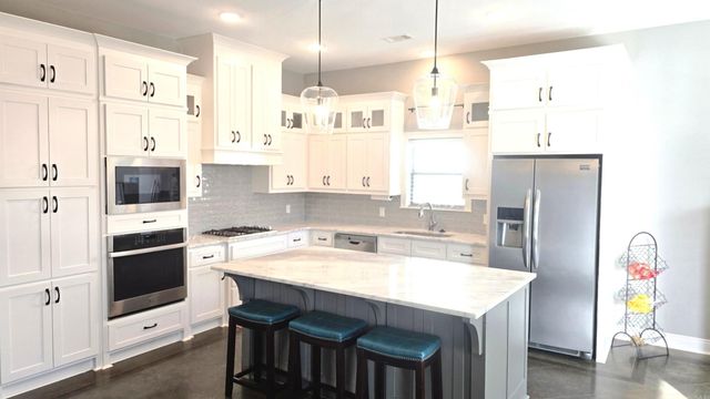 1530 Poteete Drive, Conway, AR 72034