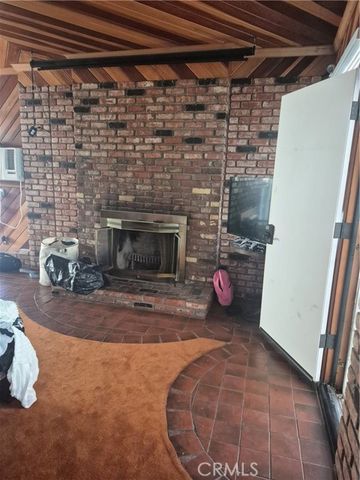 12621 S Hoover, Los Angeles, CA 90044