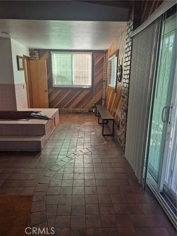 12621 S Hoover, Los Angeles, CA 90044