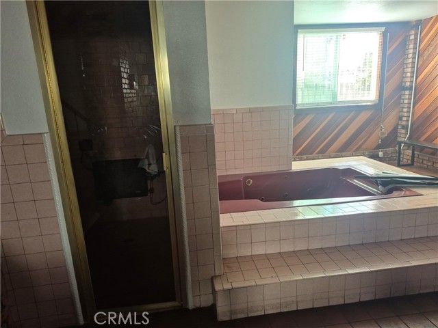 12621 S Hoover, Los Angeles, CA 90044