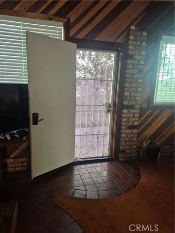 12621 S Hoover, Los Angeles, CA 90044