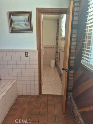 12621 S Hoover, Los Angeles, CA 90044