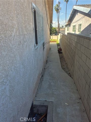 12621 S Hoover, Los Angeles, CA 90044