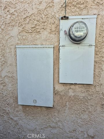 12621 S Hoover, Los Angeles, CA 90044