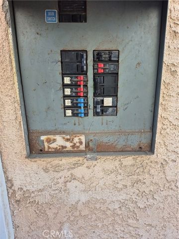 12621 S Hoover, Los Angeles, CA 90044