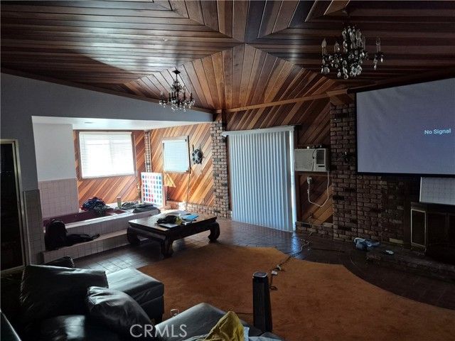 12621 S Hoover, Los Angeles, CA 90044