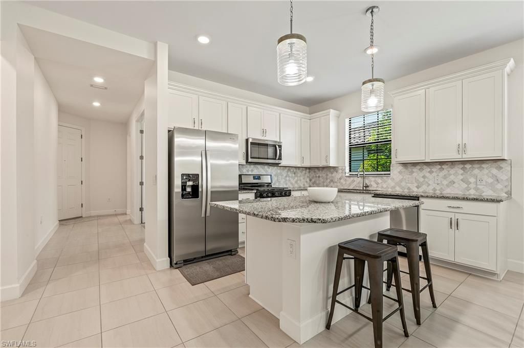 12350 Canal Grande DR, FORT MYERS, FL 33913 — photo 2