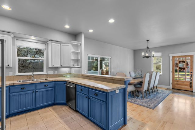 920 NW 15th Street, Redmond, OR 97756