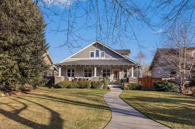 920 NW 15th Street, Redmond, OR 97756