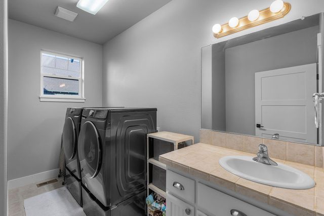 920 NW 15th Street, Redmond, OR 97756