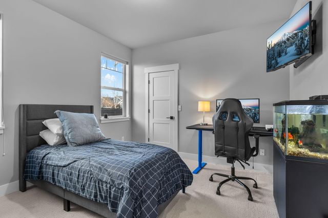 920 NW 15th Street, Redmond, OR 97756