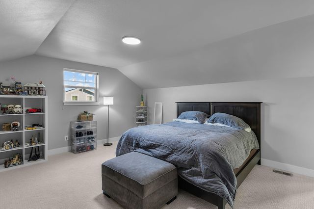 920 NW 15th Street, Redmond, OR 97756