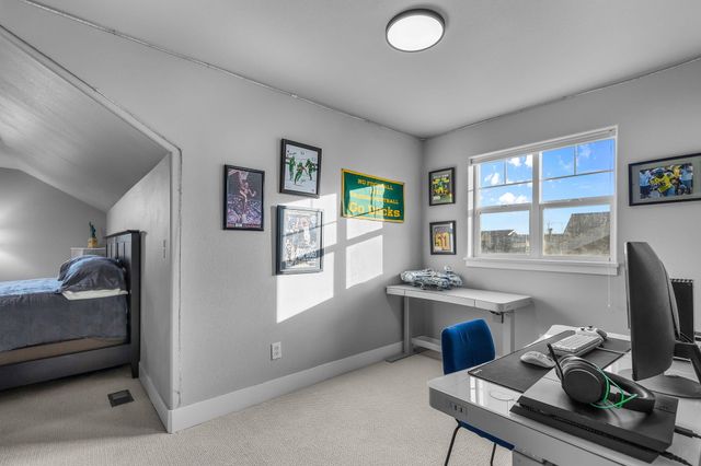 920 NW 15th Street, Redmond, OR 97756