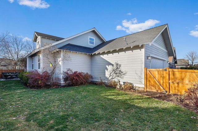 920 NW 15th Street, Redmond, OR 97756