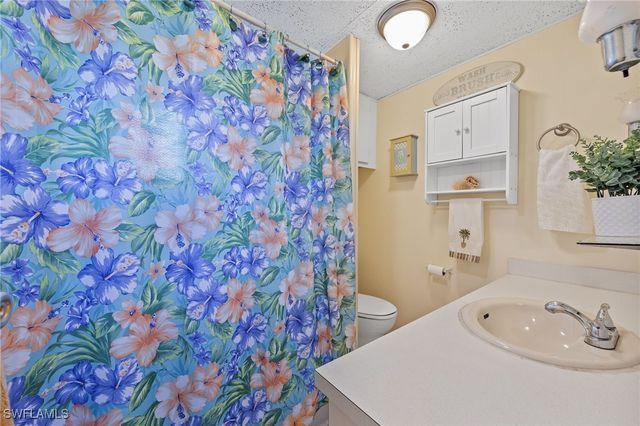 16 San Remo CIR, Naples, FL 34112