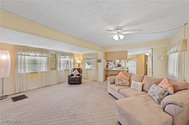 16 San Remo CIR, Naples, FL 34112