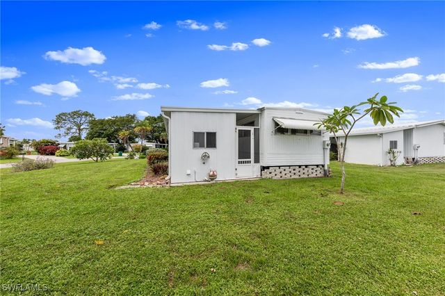 16 San Remo CIR, Naples, FL 34112