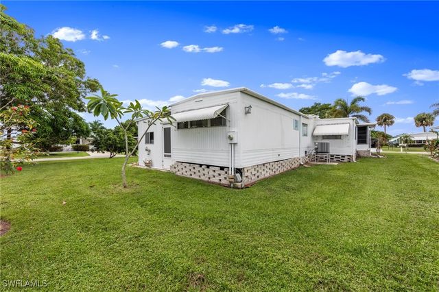 16 San Remo CIR, Naples, FL 34112