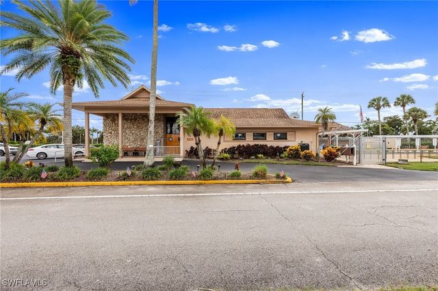 16 San Remo CIR, Naples, FL 34112