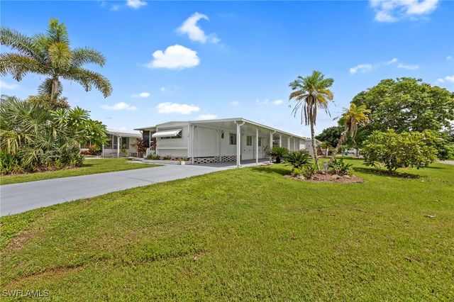 16 San Remo CIR, Naples, FL 34112