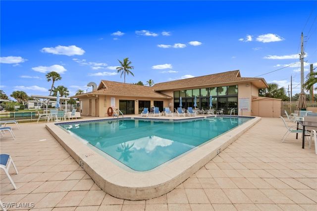 16 San Remo CIR, Naples, FL 34112