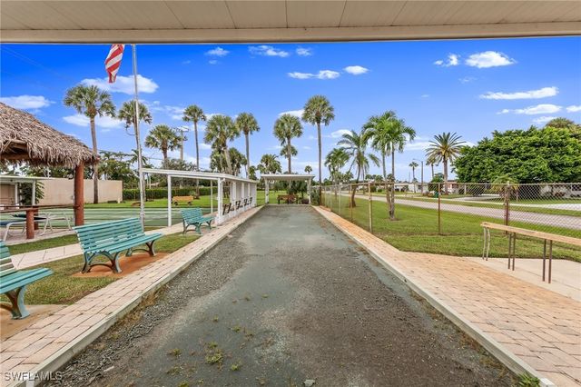 16 San Remo CIR, Naples, FL 34112