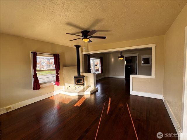 239 W 5th Street, Port Angeles, WA 98362