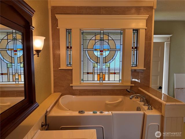 239 W 5th Street, Port Angeles, WA 98362