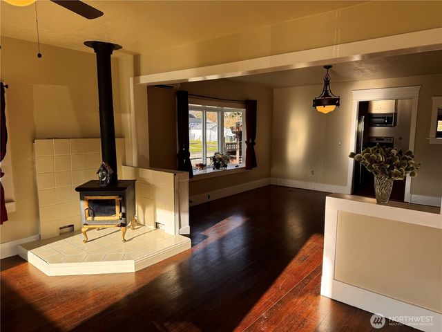 239 W 5th Street, Port Angeles, WA 98362