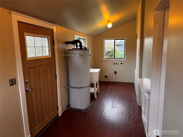 239 W 5th Street, Port Angeles, WA 98362