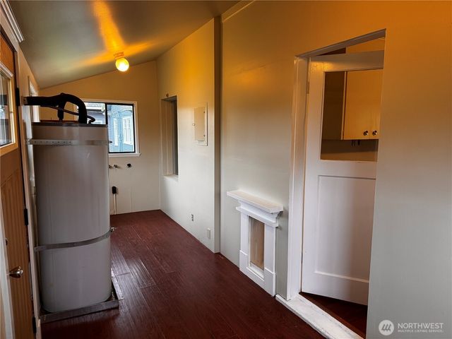 239 W 5th Street, Port Angeles, WA 98362