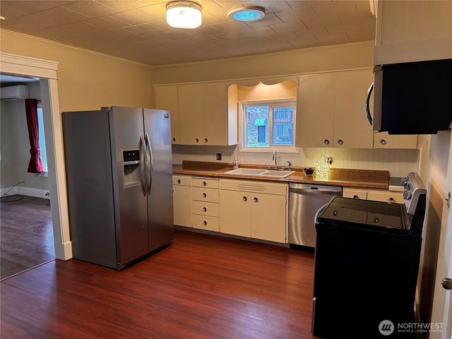 239 W 5th Street, Port Angeles, WA 98362