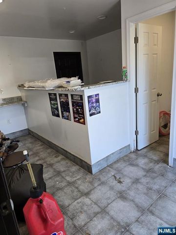 363 N Midland Avenue B, Saddle Brook, NJ 07663