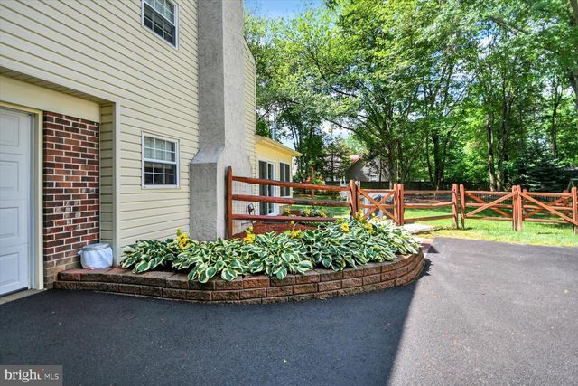 106 GERTRUDE DR, Chalfont, PA 18914