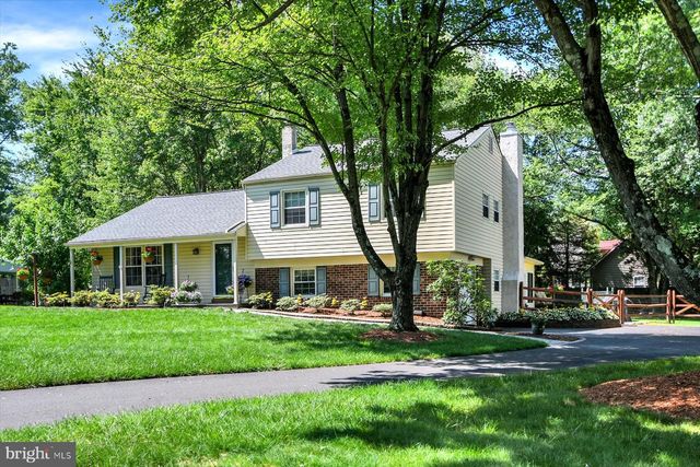 106 GERTRUDE DR, Chalfont, PA 18914