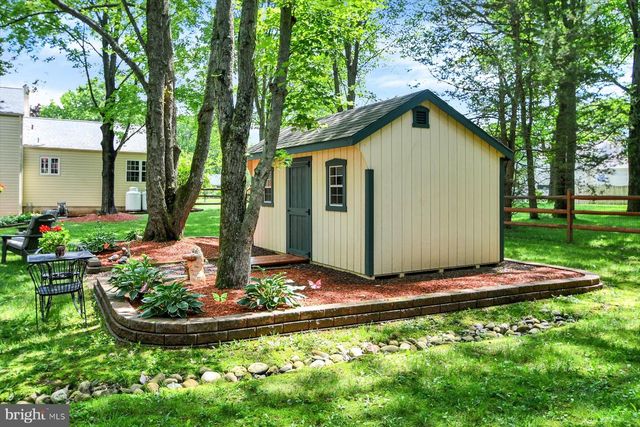 106 GERTRUDE DR, Chalfont, PA 18914
