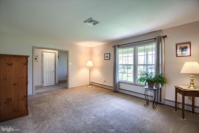 106 GERTRUDE DR, Chalfont, PA 18914