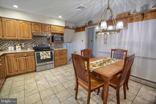 106 GERTRUDE DR, Chalfont, PA 18914
