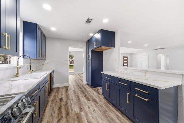 5411 Ariel Street, Houston, TX 77096
