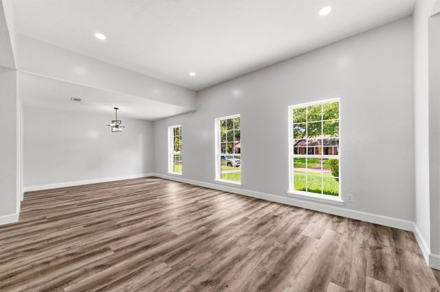 5411 Ariel Street, Houston, TX 77096