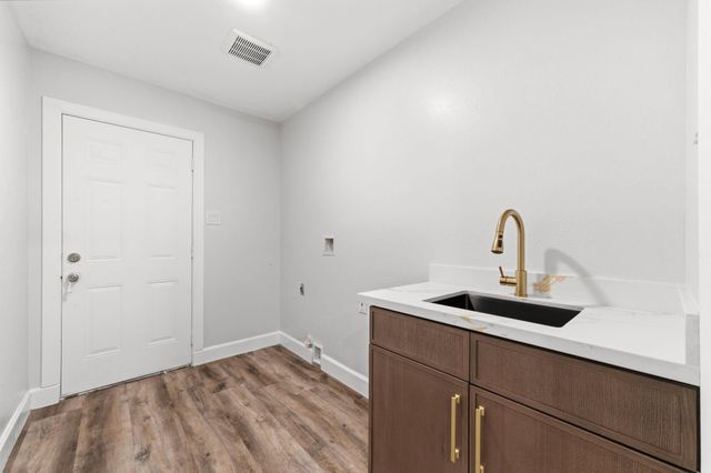 5411 Ariel Street, Houston, TX 77096